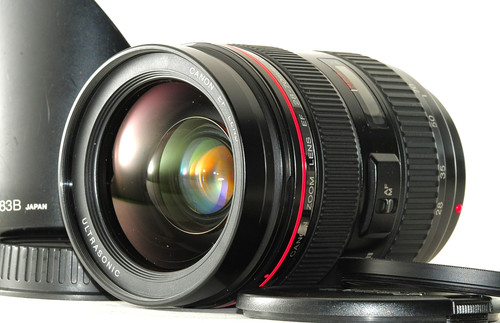 Canon 70mm 8 - f/2.8, usm